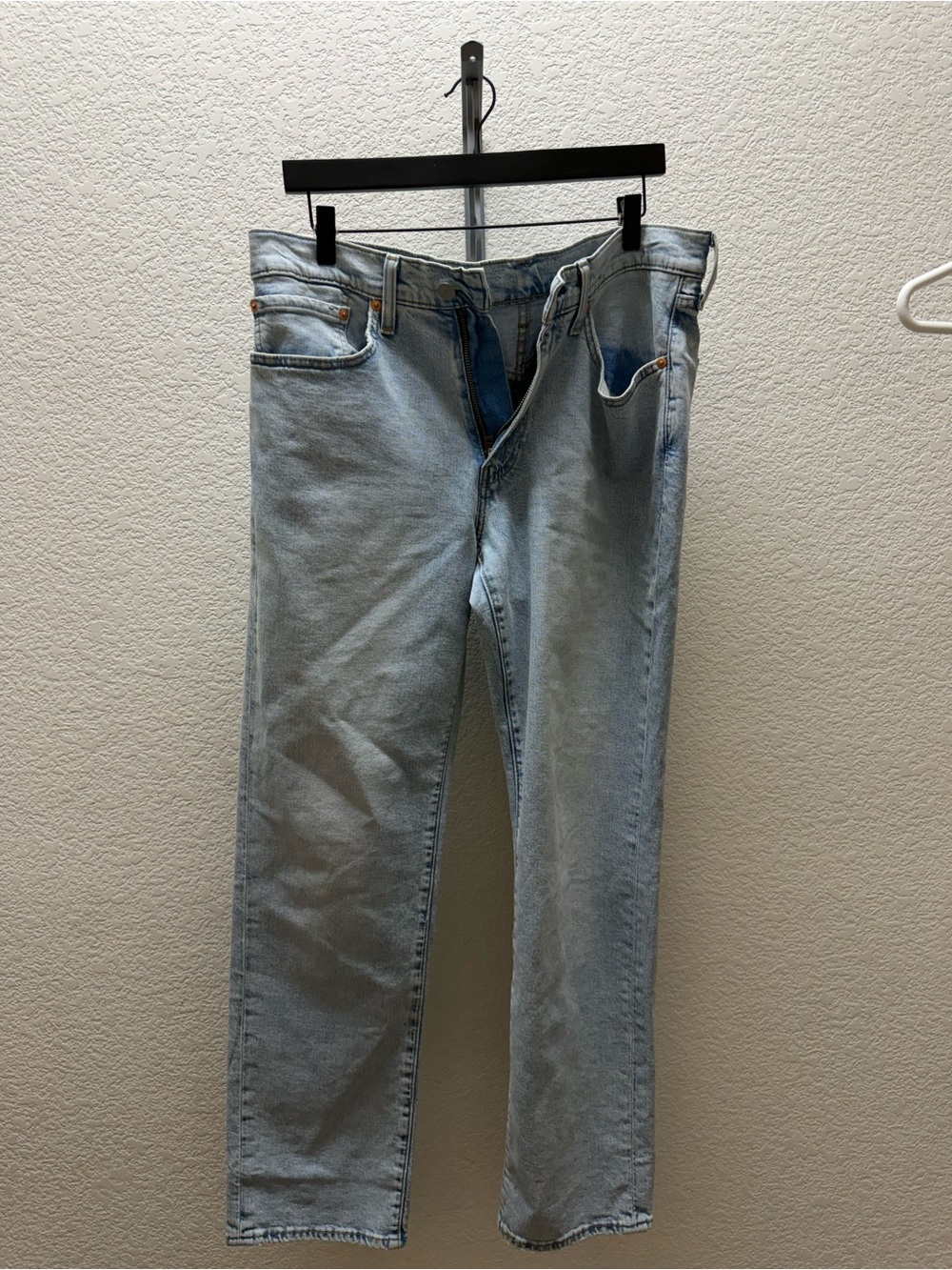 Levi’s Men's 541 Light Wash athletic Taper Jeans